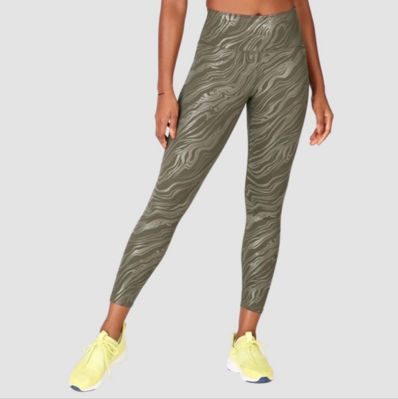 Fabletics Lisa Koshy Ranger Green 7/8 Leggings PowerHold 1x - Picture 3 of 8